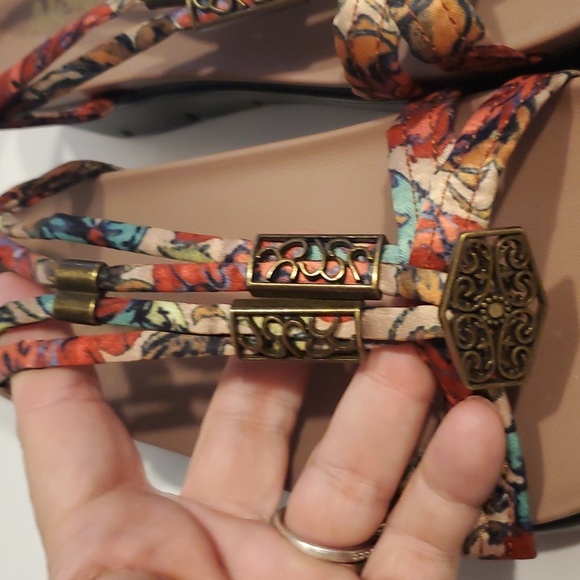 Alegria Roz Get Away Tan Floral Boho Sandal Size 8-8.5 NWOT'S - Picture 12 of 15